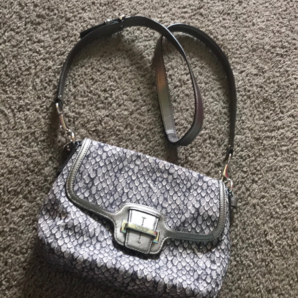 Can be a crossbody or a hand bag